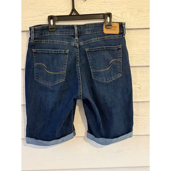 Levi Strauss Bermuda Denim Shorts Women’s Rolled Hem Mid Rise Size 8/29 - Picture 4 of 5